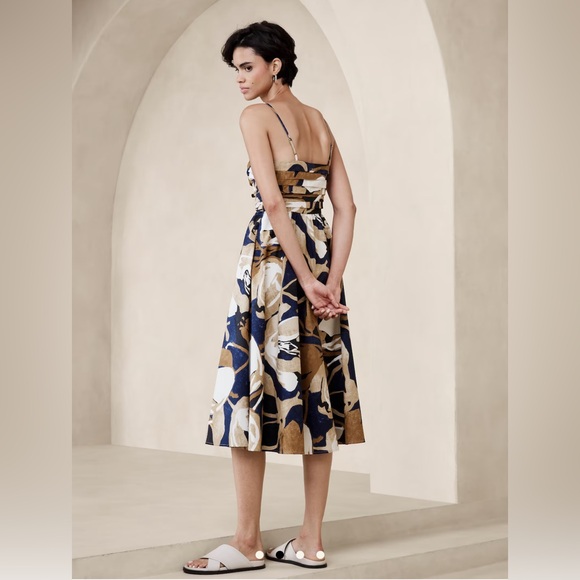 Banana Republic POPLIN GATHERED MIDI DRESS. NWT. Size 6 Petite. - Picture 2 of 6